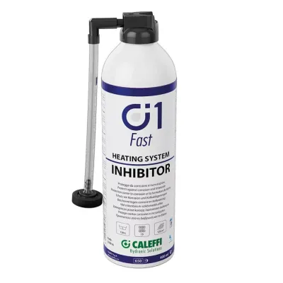 C1 FAST INHIBITOR. Protegge da corrosioni e incrostazioni. Dosaggio: 0,4 litri di prodotto ogni 150 litri di acqua nell'impianto. 570916